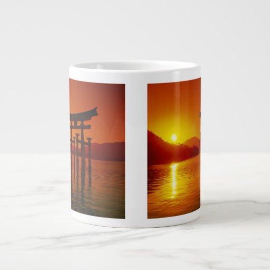 O-Torii Gate, Itsukushima shrine, Miyajima Grote Koffiekop (Voorkant)