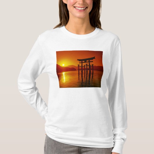 O-Torii Gate, Itsukushima shrine, Miyajima T-shirt (Voorkant)
