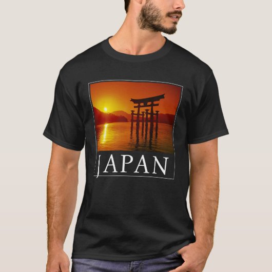 O-Torii poort, Itsukushima heiligdom | Miyajima, J T-shirt (Voorkant)
