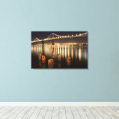 Oakland Bay Bridge night reflecties. Canvas Afdruk (Insitu (Houten vloer))