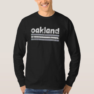 Oakland Californië Drie Streep Vintage Verweerd T-shirt