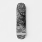 Oaks Grayscale Skateboard (Voorkant)