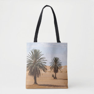 Oase van de woestijn: Sahara Palms Landschap. Tote Bag