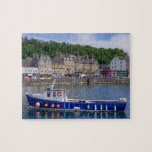 Oban Port Scotland Vist Zee Ocean Travel Legpuzzel<br><div class="desc">Deze verbluffende puzzel uit de puzzel kenmerkt het traditionele historische dorp Oban in Schotland met een vissersboot op de voorgrond #oban #scotland #pret #stockingstuffers #games</div>