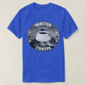 Ober met koffiewinsten geeft bergen t-shirt (Design voorkant)