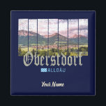 Oberstdorf Allgäu Vintage Bavaria Duitsland Souven Magneet<br><div class="desc">Oberstdorf in Duitsland in Allgäu met Alpen bij zonsondergang. Vintage Bavaria souvenir voor vakantie. Oberstdorf in Beieren als souvenir of verjaardagscadeau voor uw skivakantie op de Nebelhorn. Lifestyle voor wandelaars en vrienden van het Oberstdorf-gebergte in Duitsland. U kunt het ontwerp gemakkelijk aanpassen en aanpassen door de naam in te gaan...</div>