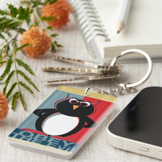 Obey the Evil Penguin Sleutelhanger (Voorkant Rechts)