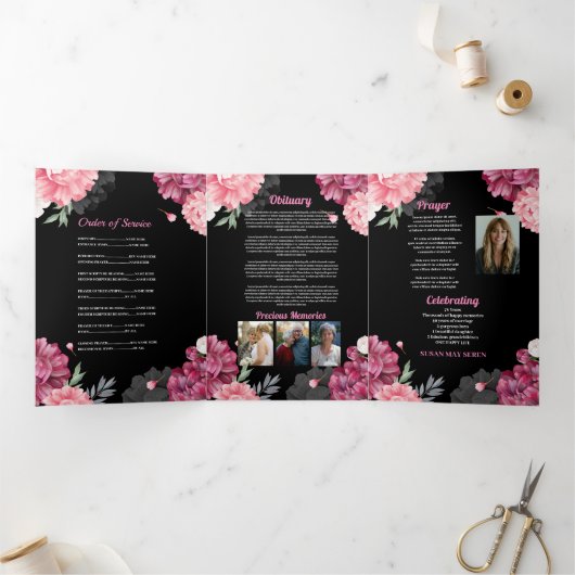 Obituary Celebration Life Foto Roze Bloemen Drieluik Uitnodiging (Binnen)