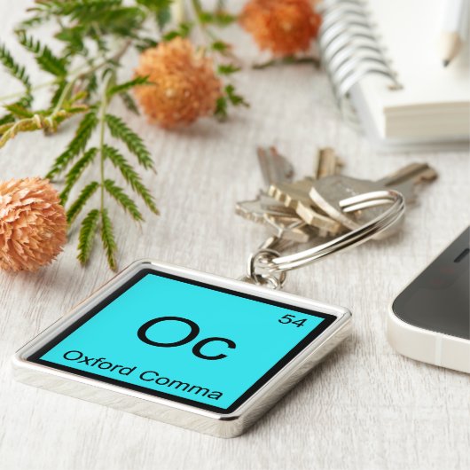 Oc - Oxford Comma Chemistry Element Symbol Grammar Sleutelhanger (Zijkant)