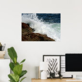 Oceaan golven botsen tegen de rotsen poster (Thuiskantoor)
