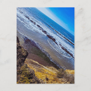 Oceaan golven vanaf klif kust uitzicht briefkaart