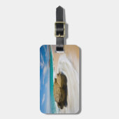 Oceaangetij kolkt op het strand bagagelabel (Voorkant verticaal)