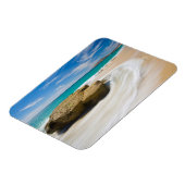 Oceaangetij kolkt op het strand magneet (Linkerzijde)