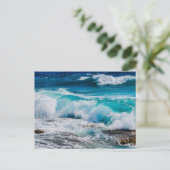 Oceaangolven crashen op het strand briefkaart (Staand voorkant)