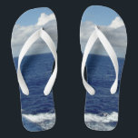oceaangolven pluizig wit wolken blauwe lucht teenslippers<br><div class="desc">Mijn originele fotografie ontwerp. Blue Sky met pluizige witte wolken, blauw Zee en witte schuim oceaan golven Unisex Teenslippers. Klik op IT AANPASSEN om het aan te passen met jouw naam of tekst. Getoond met brede witte bandjes en wit voetbed. Kies uw stijl teenslippers uit opties (Slim Straps wordt geleverd...</div>