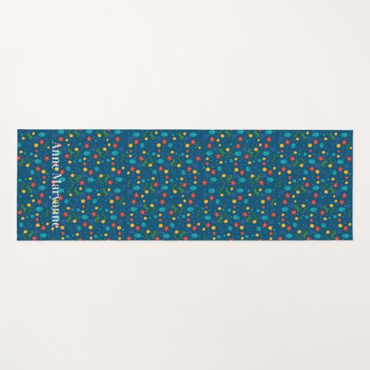 Oceaanstrand met zeesterren, schelpen en steentjes yogamat (Voorkant (horizontaal))