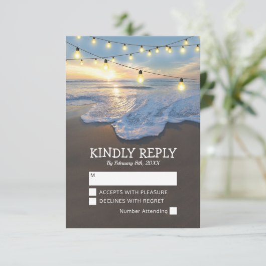 Ocean Beach Seaside String Lights Wedding RSVP (Staand voorkant)