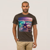 Ocean beach with violet starfish t-shirt (Voorkant volledig)