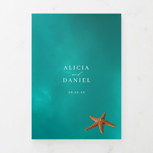 Ocean bestemming bruiloft foto QR RSVP details Drieluik Uitnodiging (Cover)