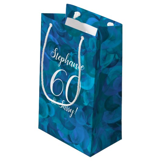Ocean Blue 60 en Sassy Birthday Party Klein Cadeauzakje (Achterkant Gekanteld)
