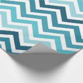 Ocean Blue Chevron Ombre Wrapping Paper Cadeaupapier (Hoek)