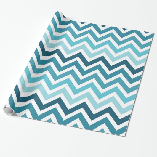 Ocean Blue Chevron Ombre Wrapping Paper Cadeaupapier (Uitgerold)