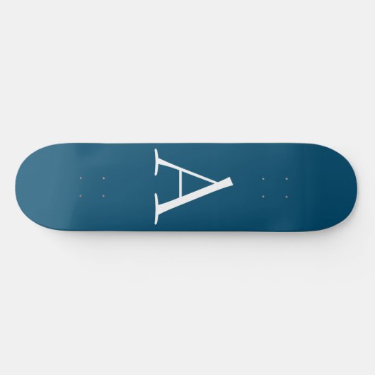 Ocean Blue Plain Elegant Modern Monogram Initiaal Persoonlijk Skateboard (Horizontaal)
