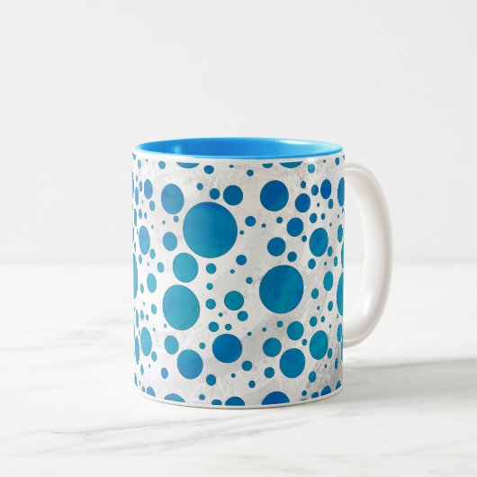 Ocean Blue Polka Dots Tweekleurige Koffiemok (Voorkant rechts)