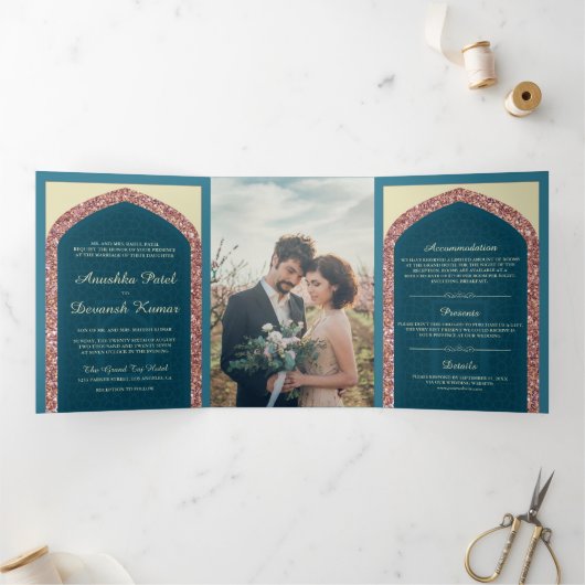 Ocean Blue Roos Gouden Glitter Indische bruiloft Drieluik Uitnodiging (Binnen)