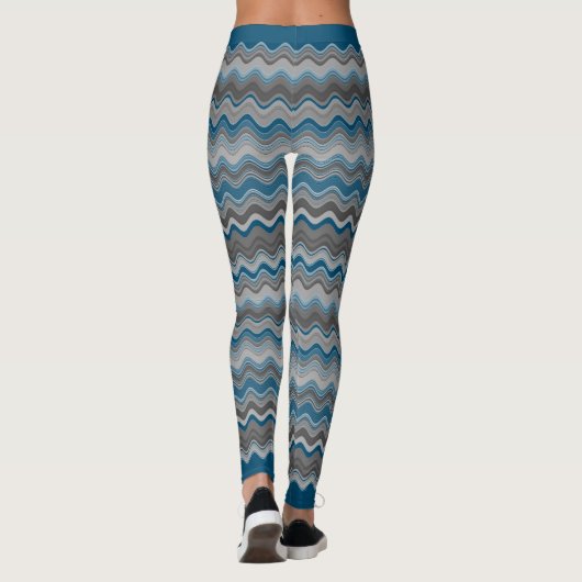 Ocean Blue Silver Grey Wavy Zigzag Pattern Leggings (Achterkant)
