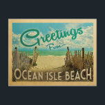 Ocean Isle Beach Vintage Travel Briefkaart<br><div class="desc">Deze groeten van Ocean Isle Beach  briefkaart ontwerpen een zandig strand met een prachtig turquoise oceaanwater en boven het zee,  een blauwe hemel met blauw witte wolken. In de klassieke reisstijl.</div>