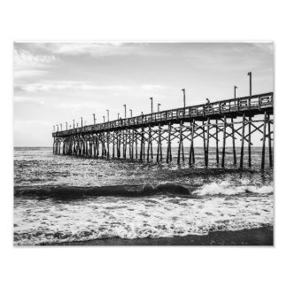 Ocean Isle Vist Pier Black en White Foto Afdruk