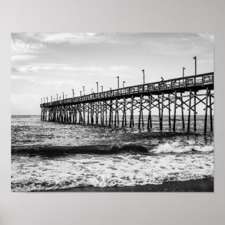 Ocean Isle Vist Pier Black en White Poster