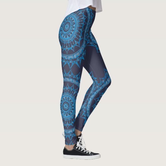 Ocean Mandala door Megaflora Design Leggings (Rechts)