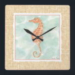 Ocean Oranje Seahorse Vierkante Klok<br><div class="desc">Heb je ooit een zeepaardje dichtbij gezien? Nu krijg je dit geweldige kunstwerk van Chariklia Zarris om je liefde voor zee paard collectie te vergroten. Zarris creëer een aantal van de beste zeeen levenskunst die je dag kalmeert. Haal het vandaag op je Zazzle product.</div>
