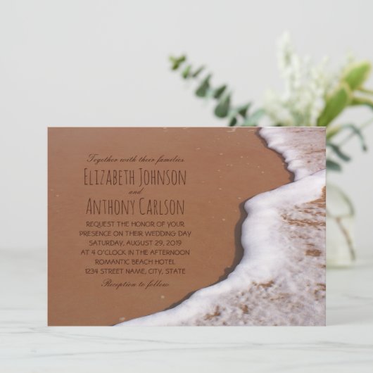 Ocean Sand en Waves Beach Thleding Wedding Kaart (Staand voorkant)