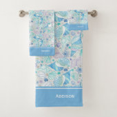 Ocean Seashell Patroon met Naam Blauw Bad Handdoek (Insitu)