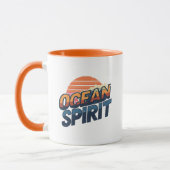 "Ocean Spirit" Retro Summer Graphic Mok (Links)