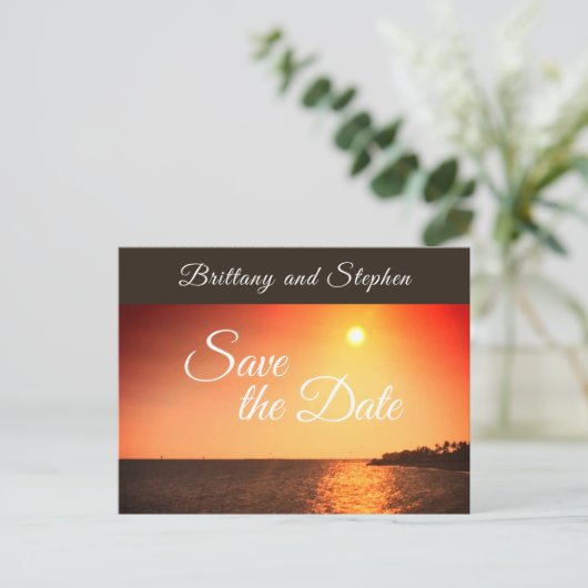 Ocean Sunset Destination Wedding Save the Date Aankondigingskaart (Staand voorkant)