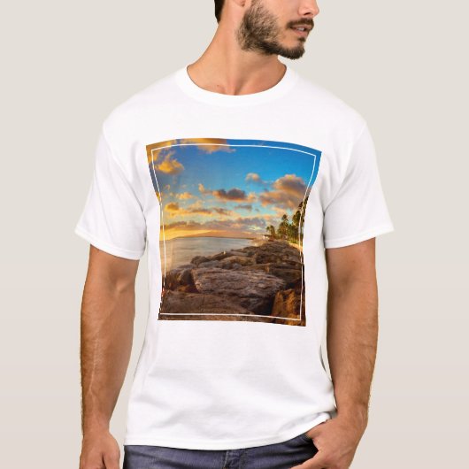 Ocean Sunset Over Rocks en Palm | O'Ahu T-shirt (Voorkant)