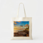 Ocean Sunset Over Rocks en Palm | O'Ahu Tote Bag (Voorkant)