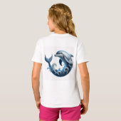 "Ocean Symphony Dolphin Print T-Shirt" T-shirt (Achterkant volledig)