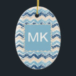 Ocean Waves Chevron Keramisch Ornament<br><div class="desc">Ocean Waves Chevron ZigZag Scribble Pattern herinnert ons aan het strand en de oceaan. Twee toonblues en een zand van wit - wij hebben alle afbeeldingen verlaten die in dit ontwerp klantgericht worden gebruikt - u kunt met hen aan uw harteninhoud spelen - klik de oranje knoop "aanpast dit"en benadruk...</div>