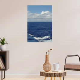 Ocean Waves en White Fluffy Clouds Poster