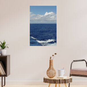 Ocean Waves en White Fluffy Clouds Poster