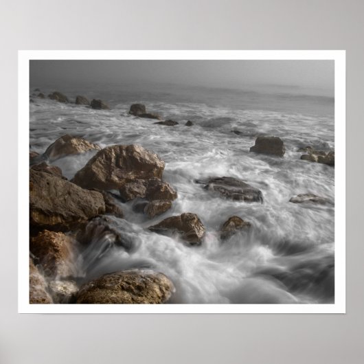 Ocean Waves op Rocky Beach Poster (Voorkant)