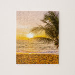 Ocean Waves Palm op Beach Legpuzzel<br><div class="desc">Mooie kokokospalm op een tropisch strand op zonsondergang over de oceaan,  deze puzzel is leuk voor de hele familie.</div>