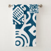 Oceanblauw en witte Doodles 1 van 4 Bad Handdoek (Insitu)