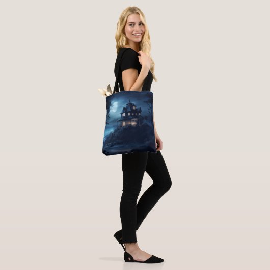 Ocean's Edge Manor Tote Bag (Op model)