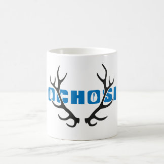 Ochosi-jager met mok van geweien